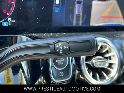 Used 2025 Mercedes-Benz GLA 250 4MATIC image 27