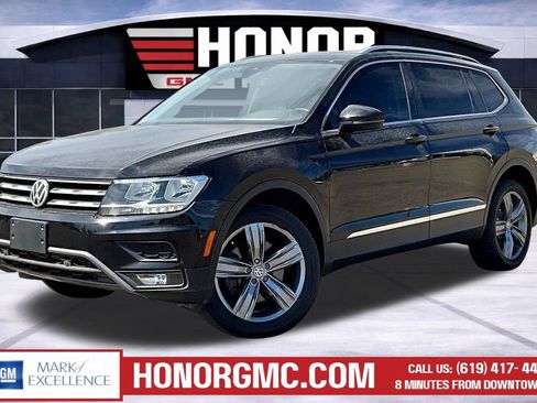 Used 2020 Volkswagen Tiguan SEL AWD/4WD image 3