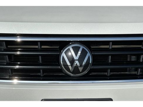 Used 2023 Volkswagen Tiguan SE R-Line FWD image 13