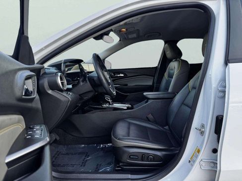 Used 2024 Chevrolet Trax ACTIV w/ Driver Confidence Package image 16