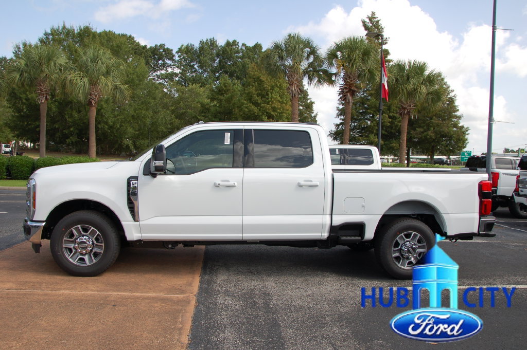 New 2026 Ford F350 Lariat w/ Camper Package RWD image 2