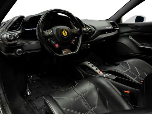Used 2018 Ferrari 488 GTB RWD image 31