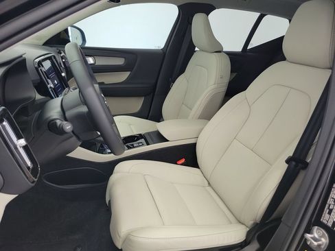 New 2026 Volvo XC40 B5 Ultra w/ Protection Package Premier AWD/4WD image 18