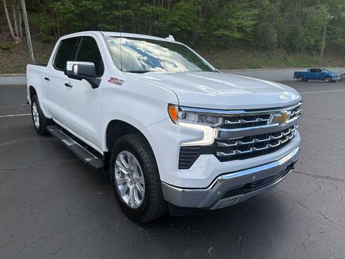 New 2026 Chevrolet Silverado 1500 LTZ w/ LTZ Premium Package AWD/4WD image 5