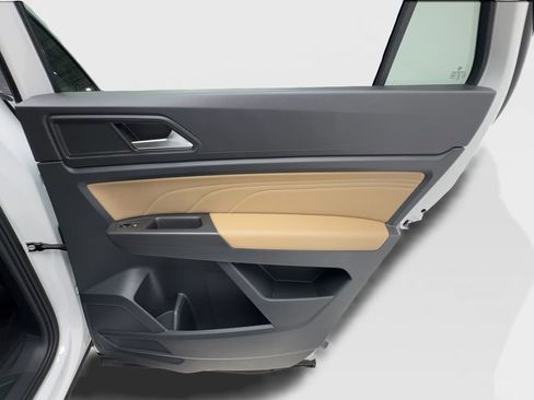 Used 2022 Volkswagen Atlas Cross Sport SE w/ Panoramic Sunroof Package FWD image 30