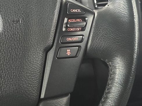 Used 2024 Nissan Titan SV w/ SV Convenience Package RWD image 11