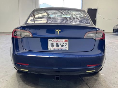 Used 2020 Tesla Model 3 Standard Range Plus image 3