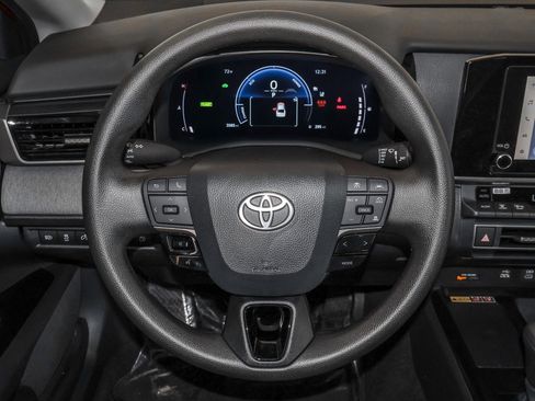 Used 2025 Toyota Camry LE FWD image 26