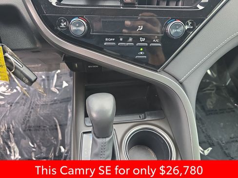 Used 2024 Toyota Camry SE FWD image 31