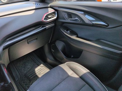 Used 2022 Chevrolet TrailBlazer RS w/ Technology Package FWD image 17