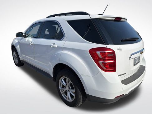 Used 2017 Chevrolet Equinox LT w/ Convenience Package image 2