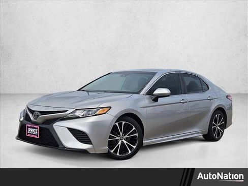 Used 2019 Toyota Camry SE image 1
