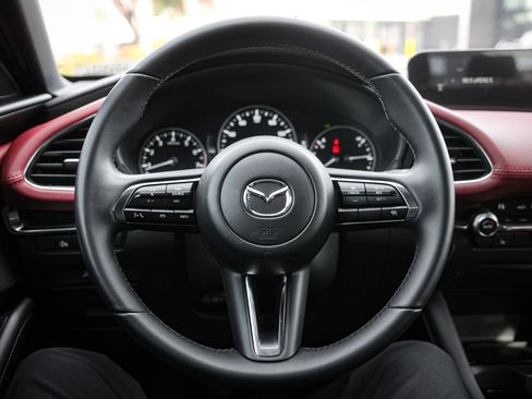 Certified 2025 MAZDA MAZDA3 2.5 S Hatchback w/ Premium Pkg image 17