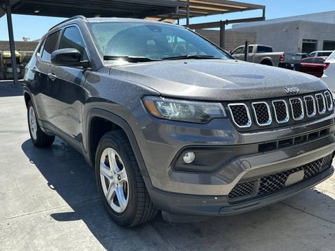 Used 2024 Jeep Compass Latitude AWD/4WD image 3