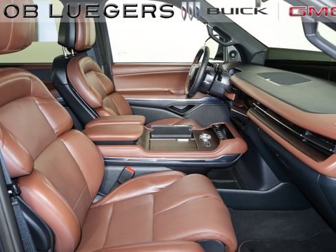 Used 2026 Lincoln Navigator Reserve AWD/4WD image 19