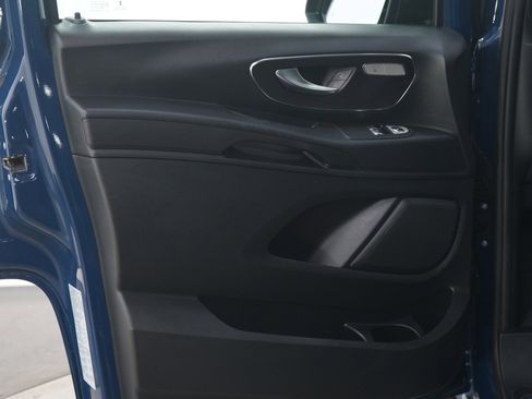 Used 2021 Mercedes-Benz Metris Passenger image 20