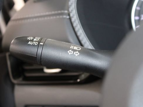 Used 2025 Nissan Sentra SV FWD image 35