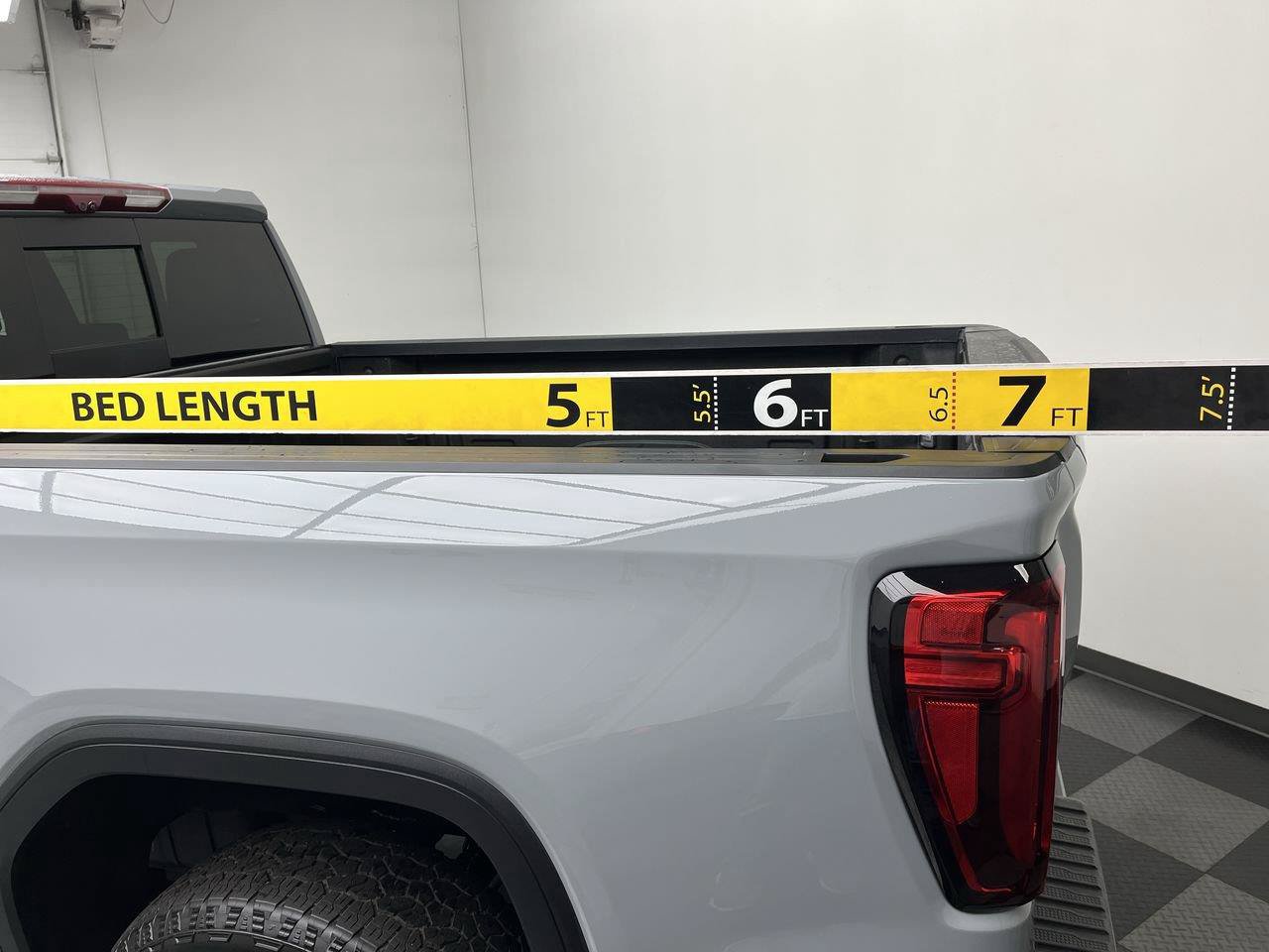 Certified 2025 GMC Sierra 1500 AT4 w/ Technology Package AWD/4WD image 33