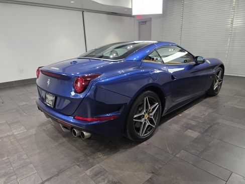 Used 2016 Ferrari California T image 22
