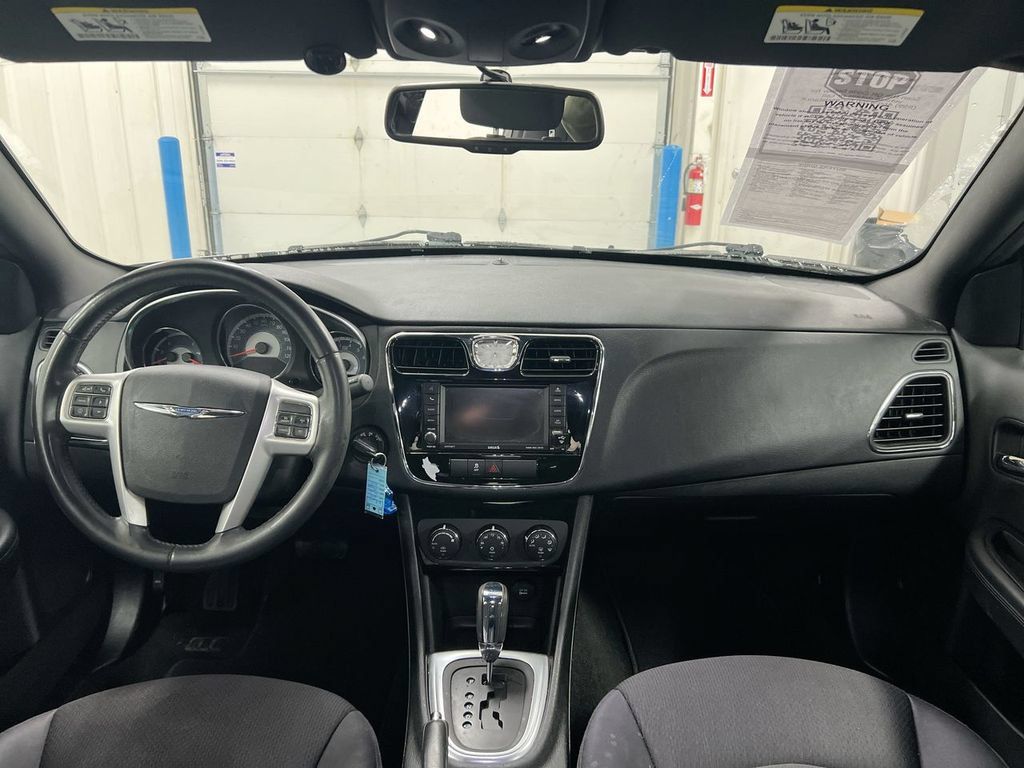 Used 2013 Chrysler 200 Touring FWD image 10