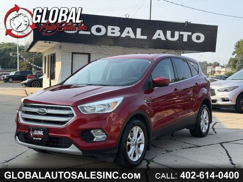 Used 2017 Ford Escape SE FWD image 1