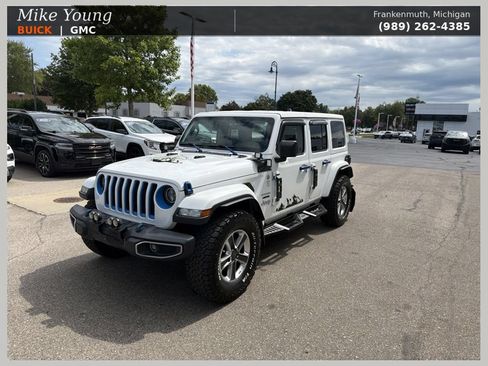 Used 2022 Jeep Wrangler Unlimited Sahara w/ Cold Weather Group AWD/4WD image 1