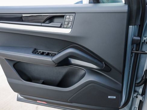 New 2026 Porsche Cayenne S image 23