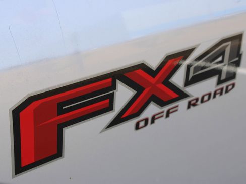 Used 2015 Ford F150 XLT w/ Equipment Group 301A Mid AWD/4WD image 30