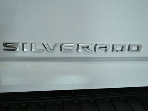 Used 2025 Chevrolet Silverado 2500 LT w/ Convenience Package image 12