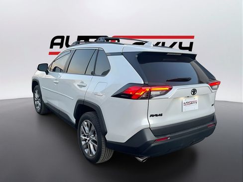 Used 2025 Toyota RAV4 XLE Premium w/ Weather Package FWD image 4