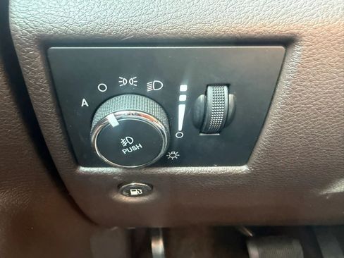 Used 2018 Jeep Grand Cherokee Overland AWD/4WD image 22