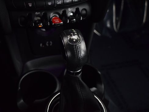 Used 2015 MINI Cooper 4-Door Hardtop image 28