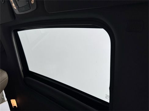 Certified 2023 Toyota Sienna XLE image 6