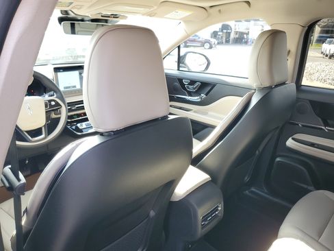 New 2026 Lincoln Corsair Premiere image 26