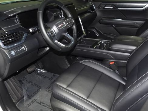 Certified 2026 GMC Acadia Elevation w/ Elevation Premium Package AWD/4WD image 33