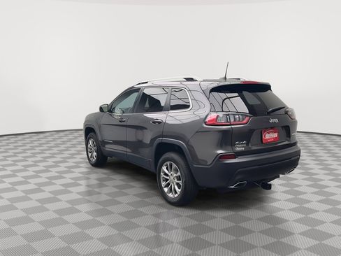 Used 2019 Jeep Cherokee Latitude Plus w/ Cold Weather Group image 2