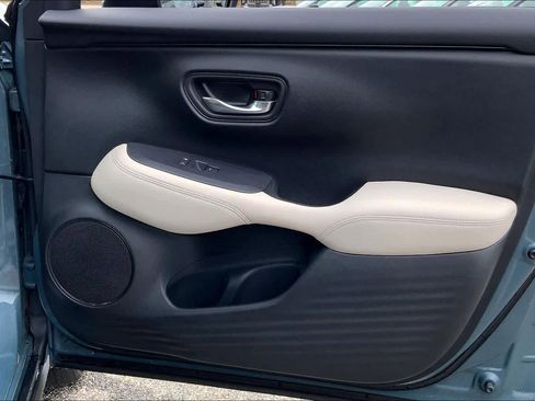 Used 2023 Honda HR-V LX image 23