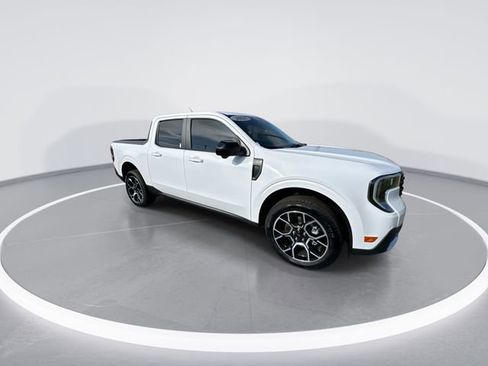 Used 2025 Ford Maverick Lariat image 2