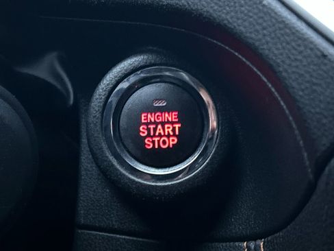 Used 2019 Subaru Crosstrek 2.0i Limited w/ Moonroof Package w/Navigation image 31