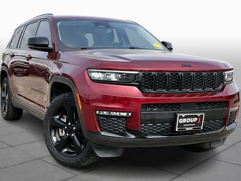 Used 2023 Jeep Grand Cherokee L Limited w/ Black Appearance Package AWD/4WD image 3