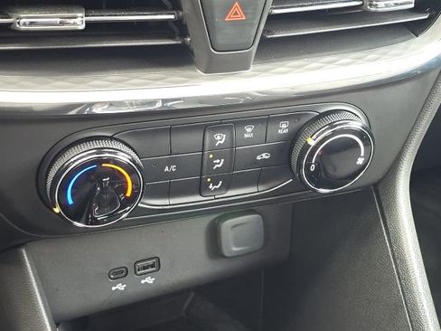 Used 2025 Buick Encore GX Preferred image 30