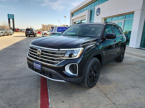 New 2026 Volkswagen Atlas SE image 3