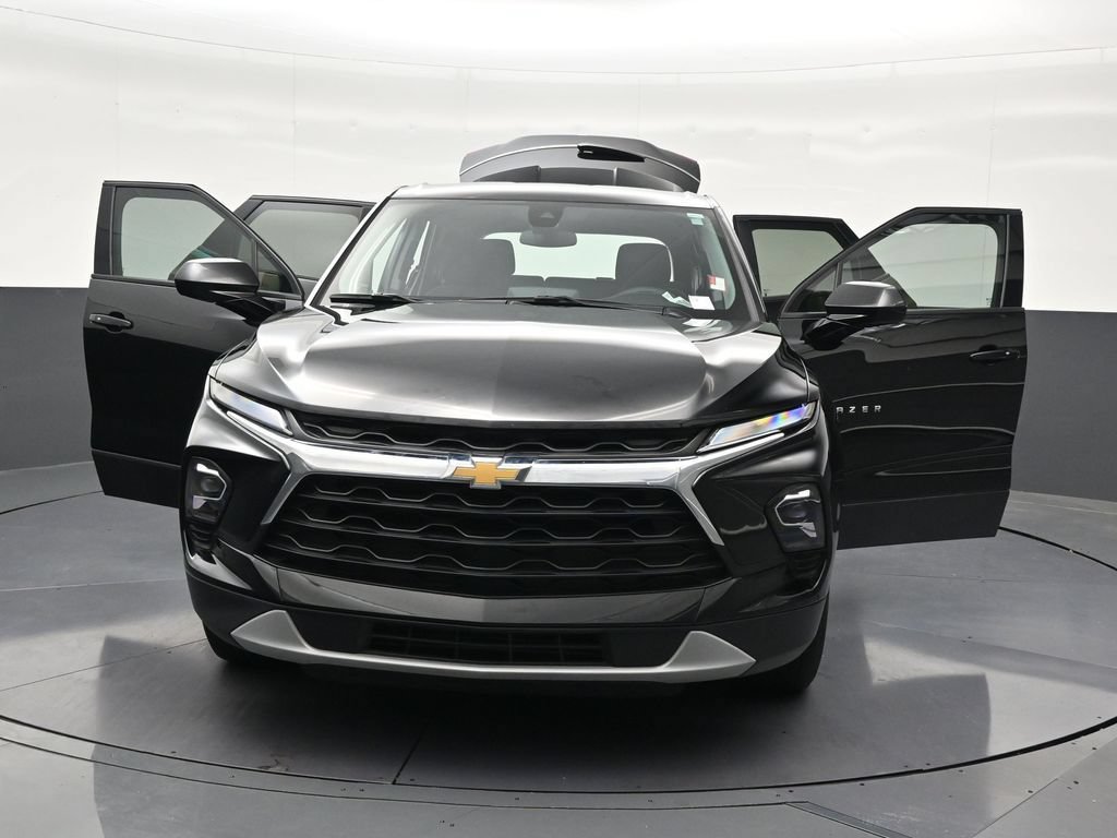 Used 2023 Chevrolet Blazer LT FWD image 37