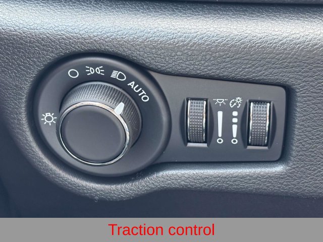 New 2027 Chrysler Pacifica Select FWD image 22