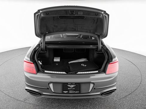 Used 2025 Bentley Flying Spur Plug-In Hybrid AWD/4WD image 40