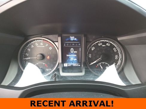 Used 2021 Toyota Tacoma TRD Off-Road image 15