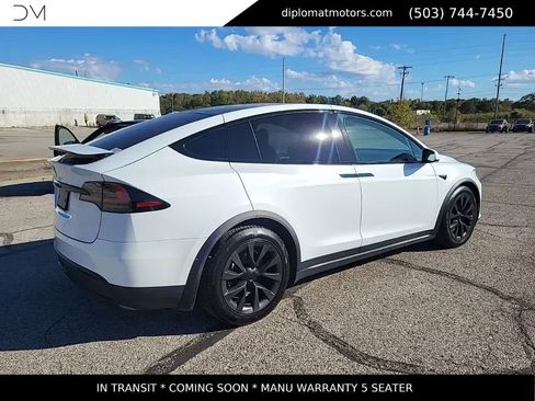 Used 2022 Tesla Model X image 4