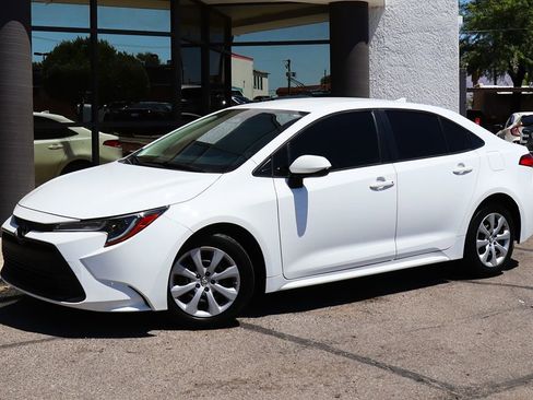 Used 2023 Toyota Corolla LE w/ Carpet Mat Package (TMS) FWD image 3