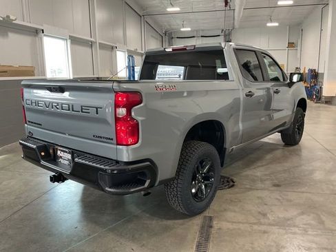 Used 2023 Chevrolet Silverado 1500 Custom Trail Boss w/ LPO, Dark Essentials Package AWD/4WD image 6