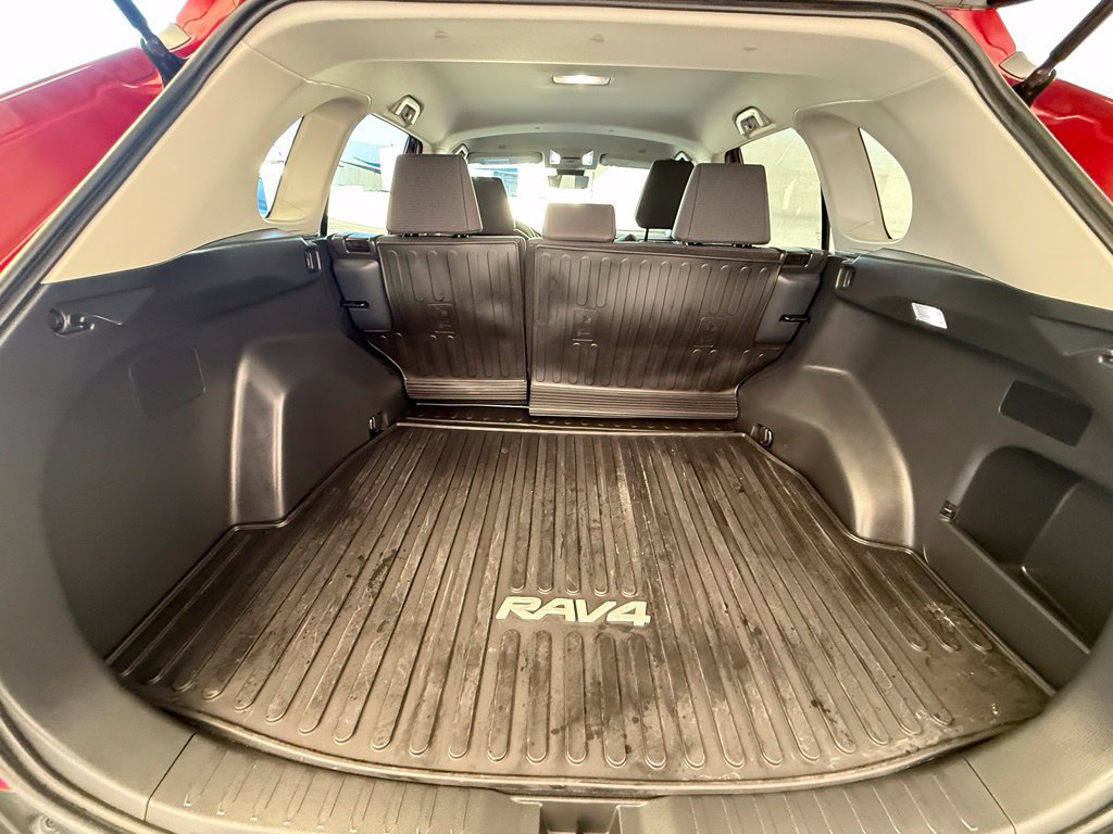 Used 2025 Toyota RAV4 LE AWD/4WD image 19